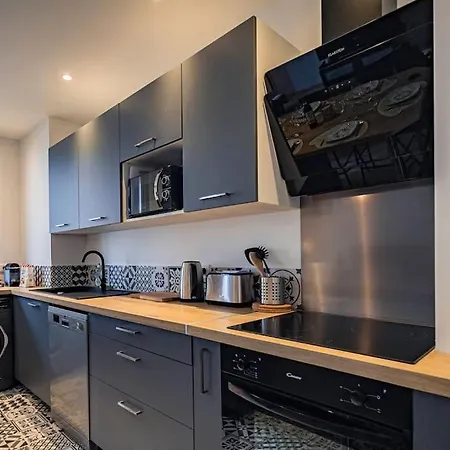 Apartman T4 Lumineux, Metro Et Commerces A Proximite